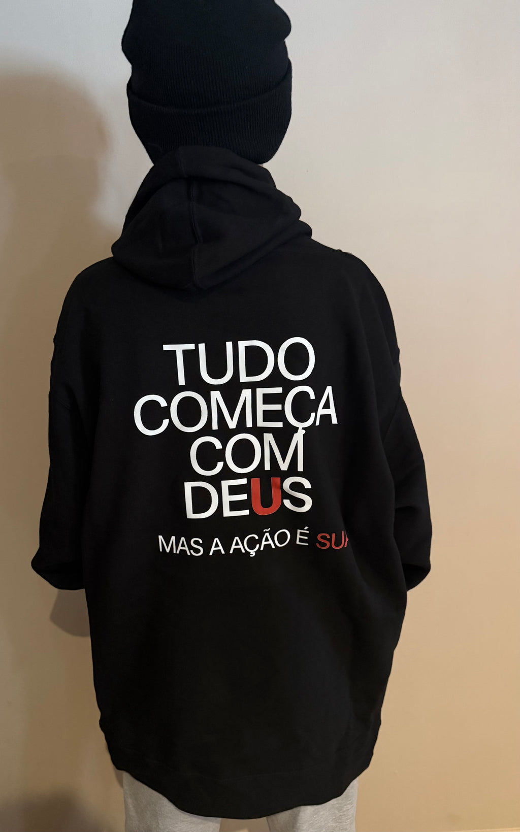 Black Hoodie Projeto EU Açao  Side logo